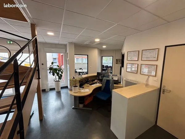 Local bureaux 479 m²