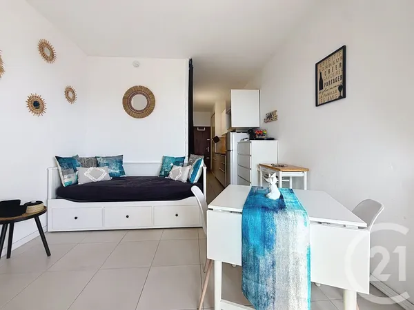 Studio 1 pièce 25 m²