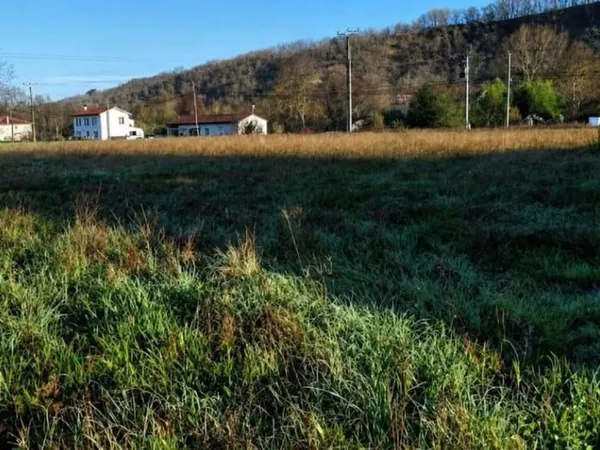 Terrain 575 m²