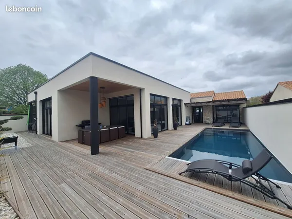 Pavillon 9 pièces 210 m²