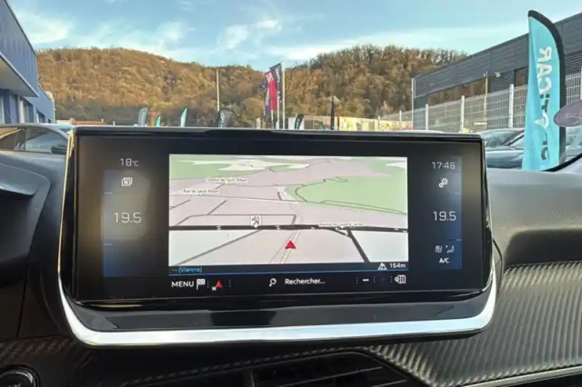 Peugeot 208 puretech 100 s&amp;s bvm6 — photo 15