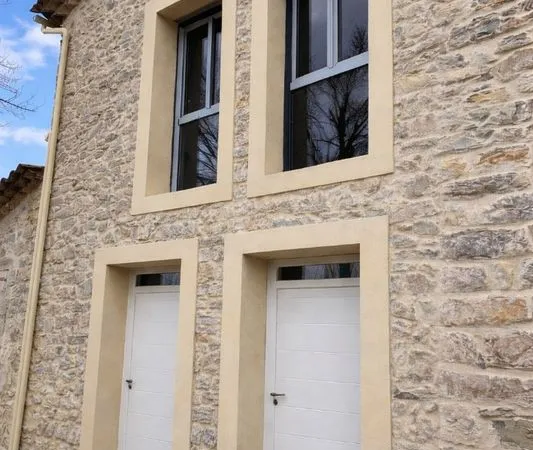 Local 98 m² LE TRIADOU