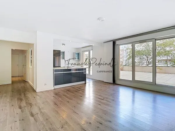 Beau T3 72 m² VILLEURBANNE (69) CHARPENNES - Place Charles Hernu avec terrasse 75 m²
