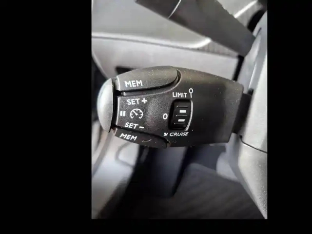 Peugeot 2008 electrique 54 kwh 156 ch — photo 18