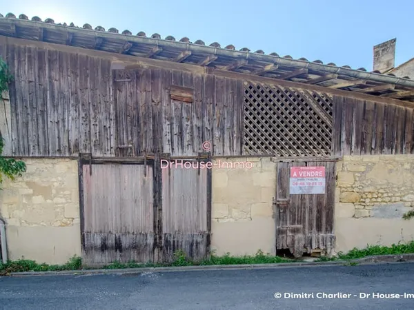 SAINT-ESTÈPHE - ANCIENNE GRANGE À FOIN EN PIERRE AVEC JARDIN