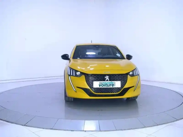 Peugeot 208 puretech 130 s&amp;s eat8 — photo 2