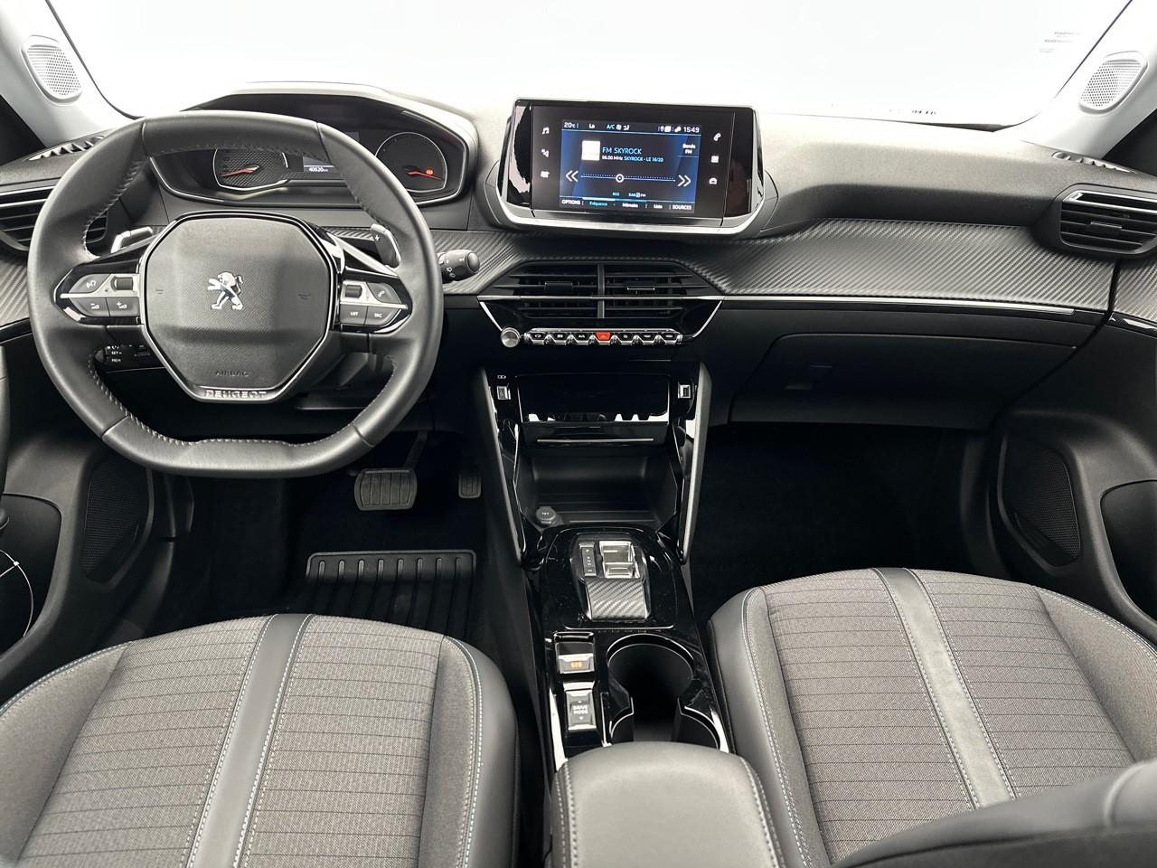 Peugeot 2008 puretech 130 s&s eat8 allure — photo 11