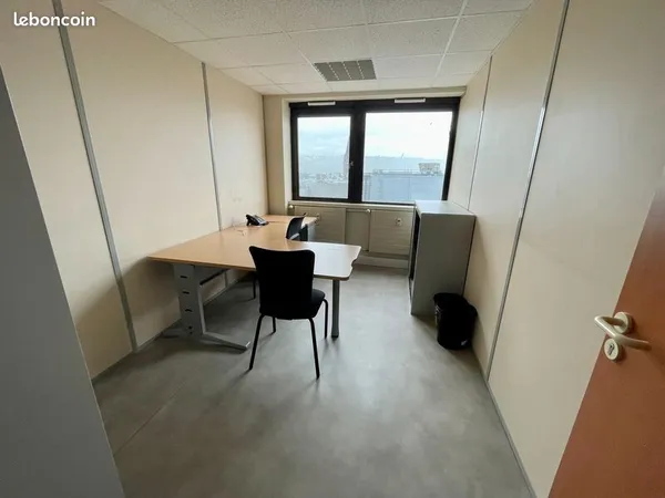 Bureaux 136 m²