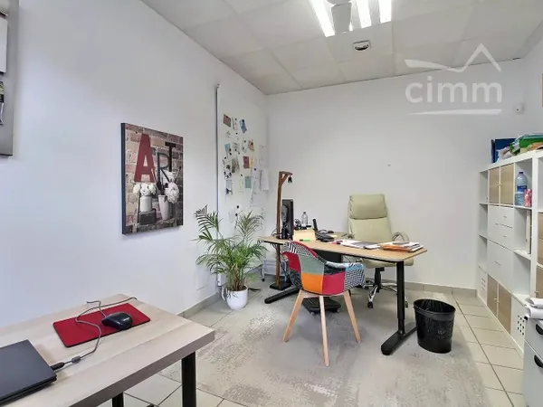 LOCAL COMMERCIAL JOUE LES TOURS CENTRE 100M2