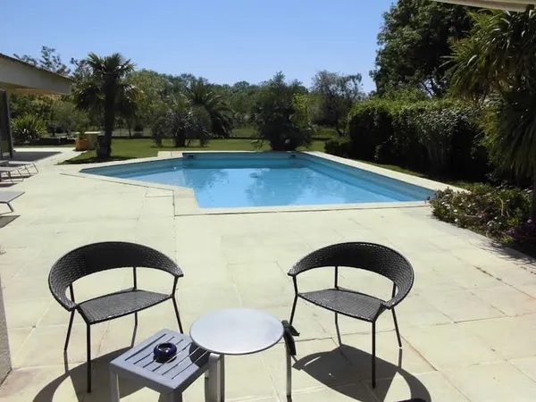 Villa 5 pièces 180 m²