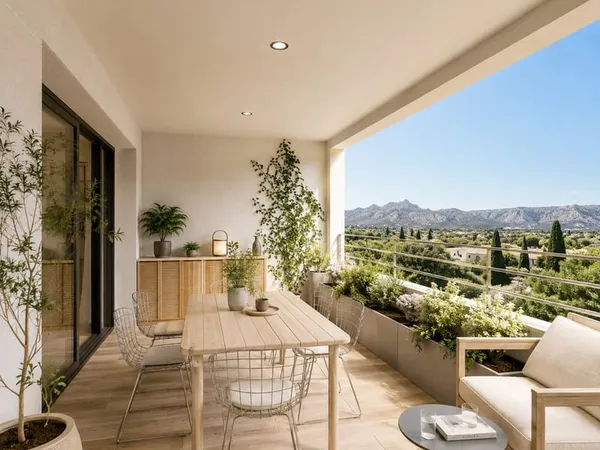 T4 duplex de 100 m² avec terrasse et vue dégagée sur les Alpilles