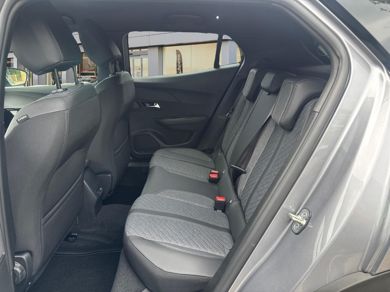 Peugeot 2008 e-2008 156ch 54 kwh allure — photo 10