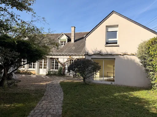 Maison 10 pièces 306 m²