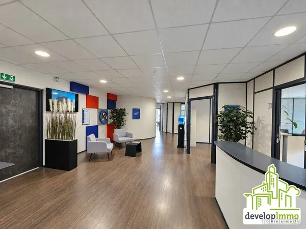 Bureaux 653 m²