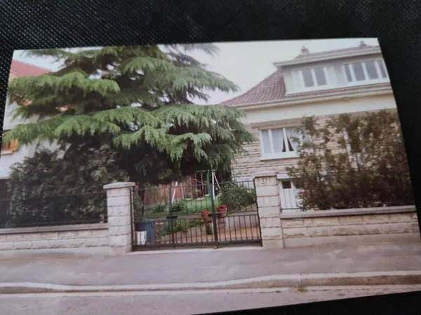 Propriété 146 M2 a 2 pas de la gare