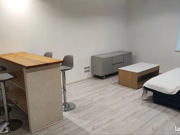 À louer - Appartement meublé d'environ 80 m² - Pont-de-Veyle (01290)