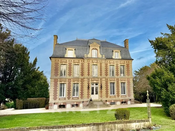 Manoir XIXe, dépendances, piscine int. chauffée, parc 2.3Ha, étang, colombier, rénovation design