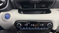 Toyota Yaris 116h Iconic 5p MY22 — photo 19