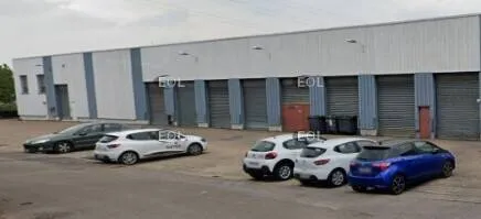 Entrepôt 600 m²