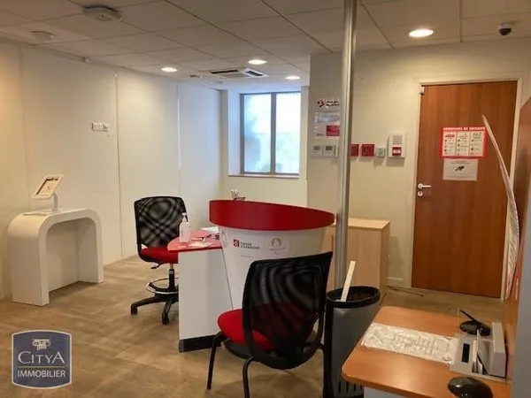 Local commercial 130 m²