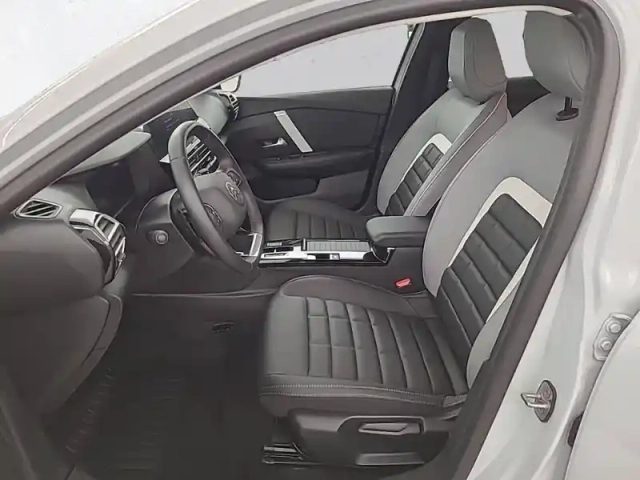 Citroën C4 hybride 145 ch e-dcs6 — photo 11