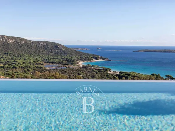 Villa 9 pièces 400 m²