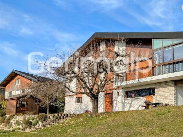 Maison 8 pièces 180 m²