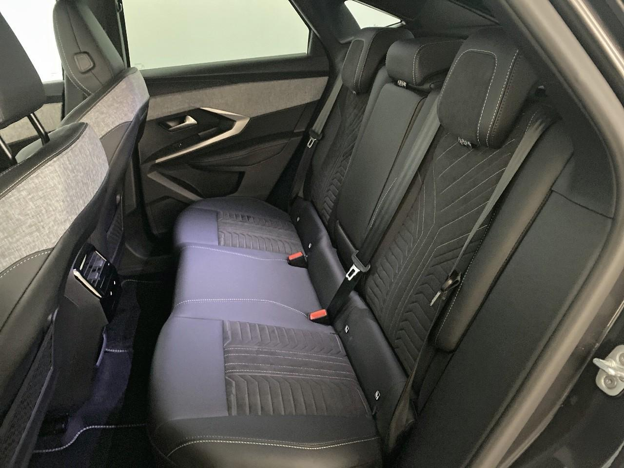 Peugeot 3008 hybrid 145 e-dcs6 gt — photo 10