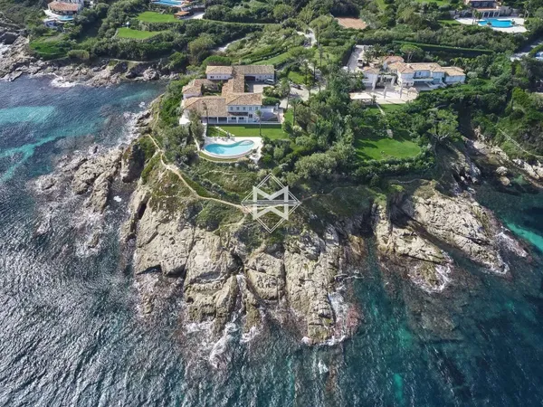 Villa 600 m²