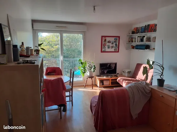 Colocation appartement 3 pièces proche métro