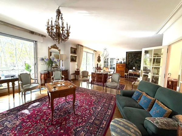 Appartement 6 pièces 156 m²