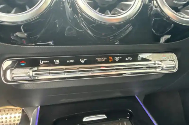 Mercedes Gla 250 e hybrid eq 8g-dct — photo 24