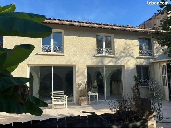 Maison 7 pièces 250 m²