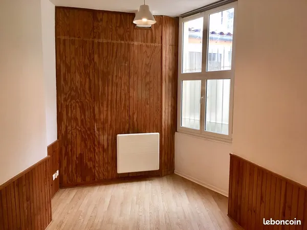 A louer studio 9 rue de la rousselle 33000 bordeaux