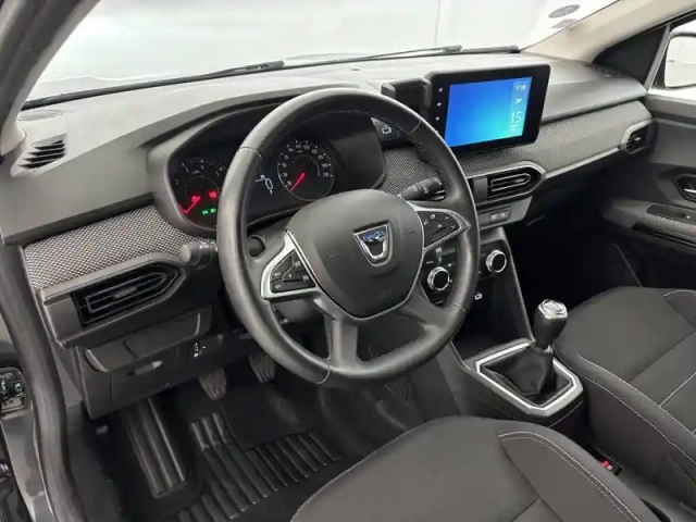 Dacia Jogger tce 110 5 places — photo 19