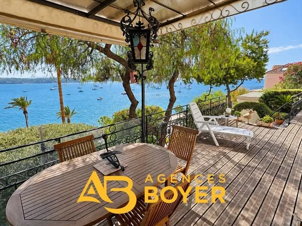 EXCLUSIVITE BANDOL - GRAND T3 Terrasse de 50m2 Vue mer et G
