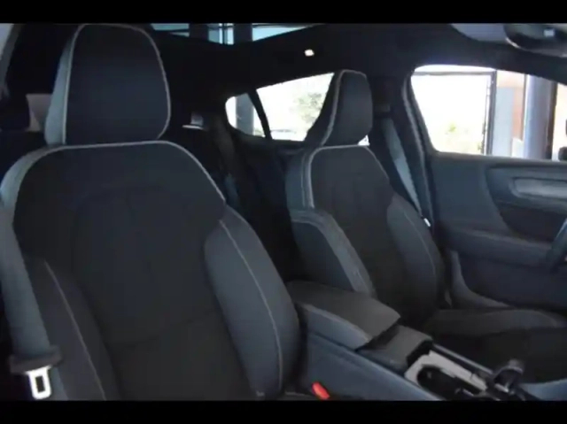 Volvo C40 recharge twin 408ch ultimate awd — photo 12