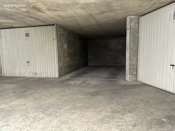 Place de parking gratte ciel