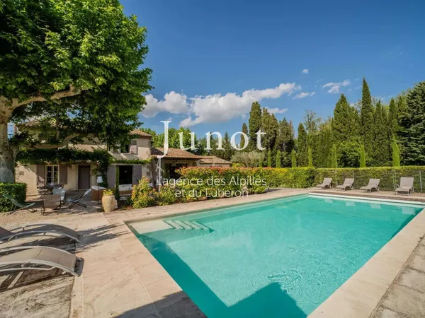Maison 8 pièces 200 m²