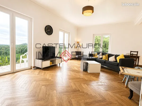 Maison 8 pièces 230 m²