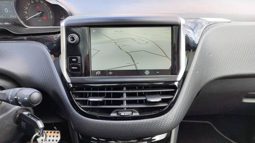Peugeot 2008 1.2 PureTech 110 EAT6 - Crossway – 2019 – 34165 km – Essence – Boîte Automatique — photo 27