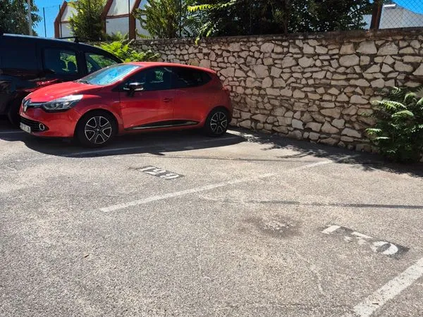 Stationnement Location Nîmes   60€