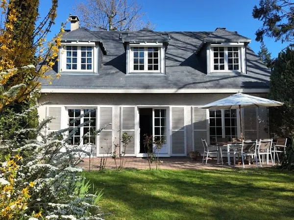 Maison familiale de charme avec vue sur le lac - Orléans Sud