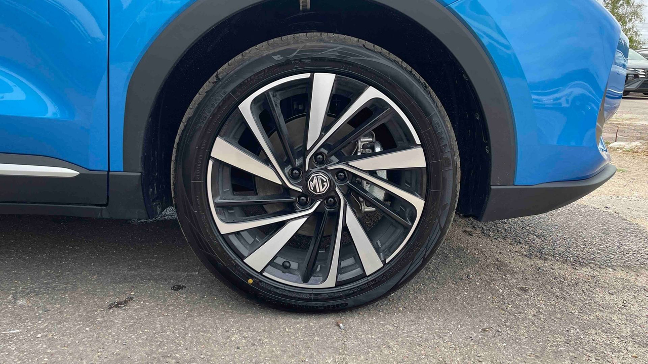 MG ZS 1.5 L Hybrid+ 197 ch — photo 25