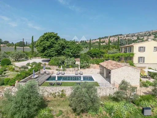 Propriété 10 pièces 345 m²