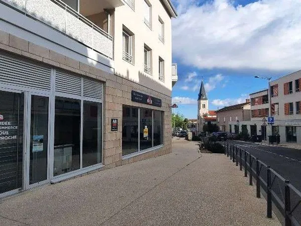 Local 93m² à louer à Marcy-l'Étoile
