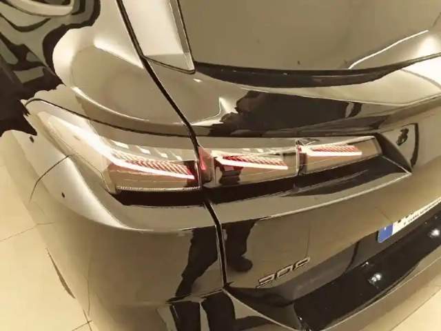 Peugeot 308 sw hybrid 145 e-dcs6 — photo 37