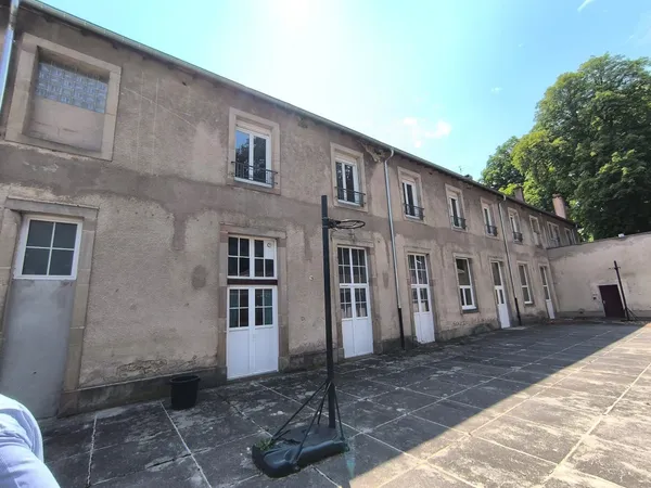 Domaine atypique 2,7 ha : Château 800 m² + Bâtiments - Idéal Séminaire / Lieu d'accueil / Vittel A31