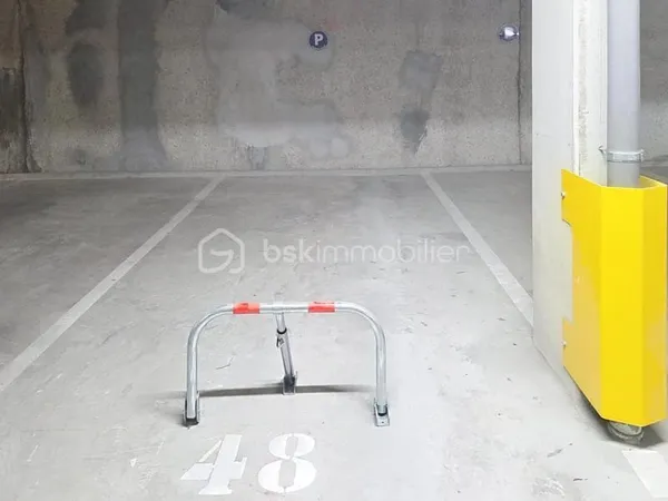 Place de Parking sécurisé avec ARCEAU, possibilité d'en acheter plusieurs