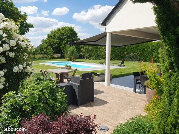Maison familiale moderne 200 m² - Terrain 1900 m² - Axe Craon / Château-Gontier